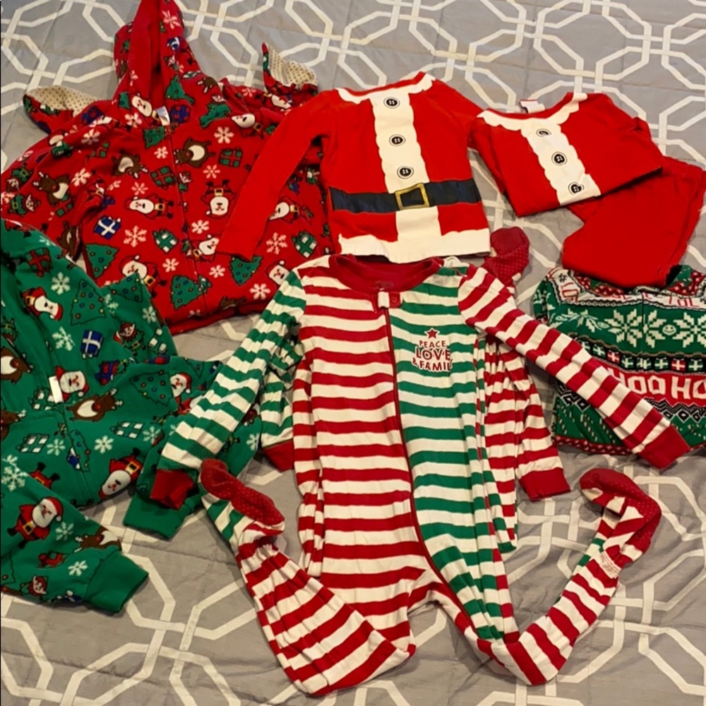 Got Twins?! 8 pairs x-mas pj Bundle Size 4T